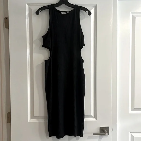 Dry Goods Dresses | Like New Cutout Midi Dress! | Color: Black | Size: M | Emikostrah's Closet